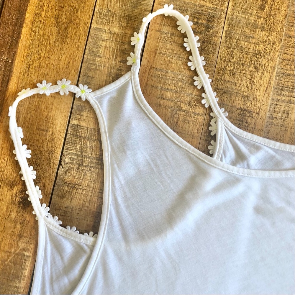 Daisy Chain Crop Top - Picture 9 of 9